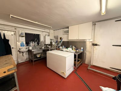 17 High Street, Westerham, Retail To Let - WhatsApp Image 20251213 at 154530 7.jpeg