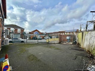Yard R/o, 4 Oxen Road Industrial Estate, Luton To Let - Oxen Road Yard.jpeg