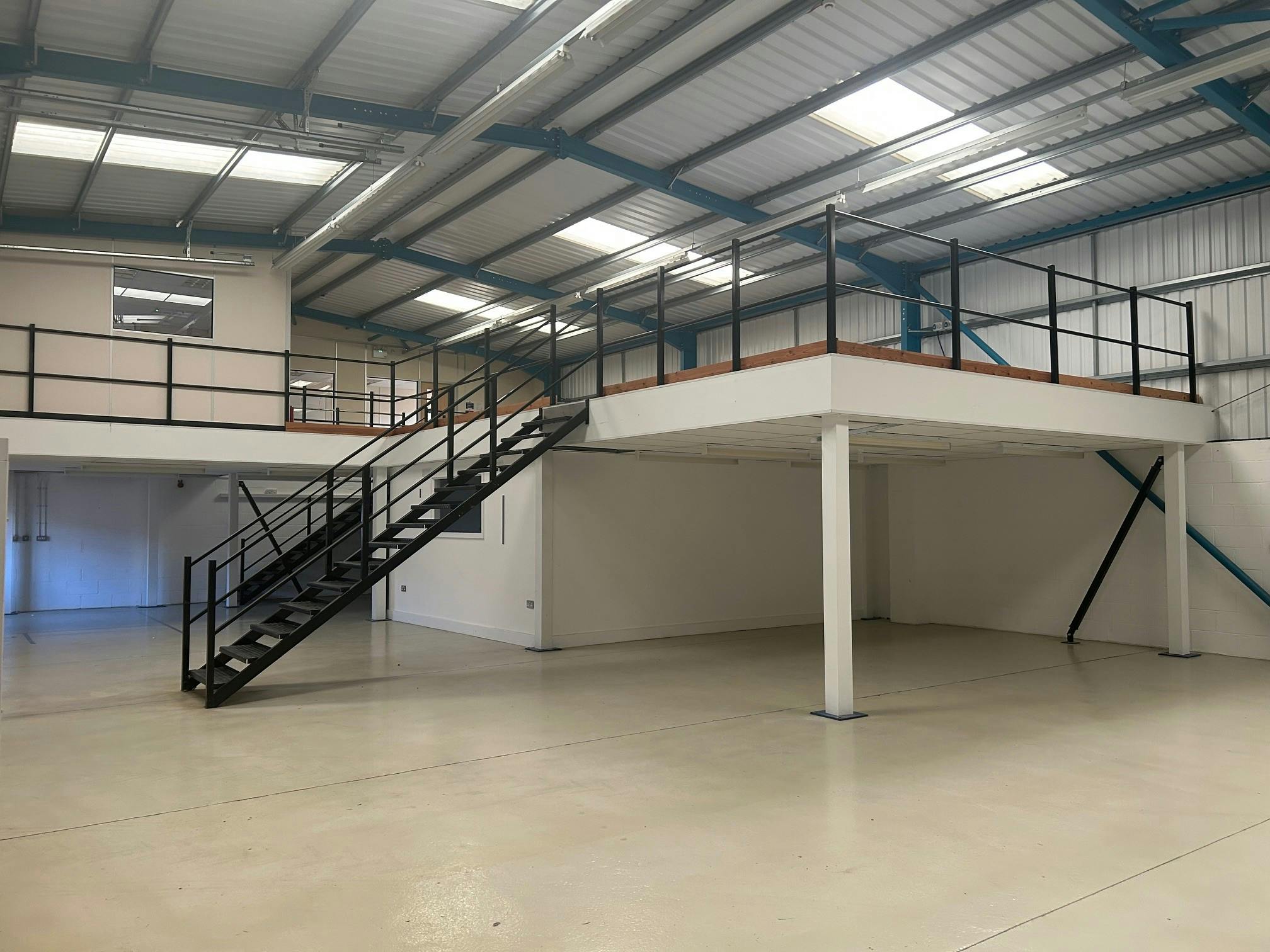 Unit J, Lambs Farm Business Park, Reading, Industrial To Let - 13.jpg