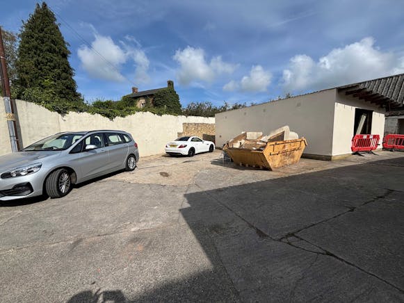 Storage Facility, 200 Westward Road, Stroud To Let - Ext 2.jpg