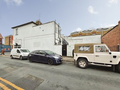 35 Broadway, Leigh-on-Sea, Residential Flat / Mixed Use / Retail For Sale - 5b733370-WhatsApp 20Image 202026-02-25 20at 209.19.00 20AM 20 281 29.jpeg