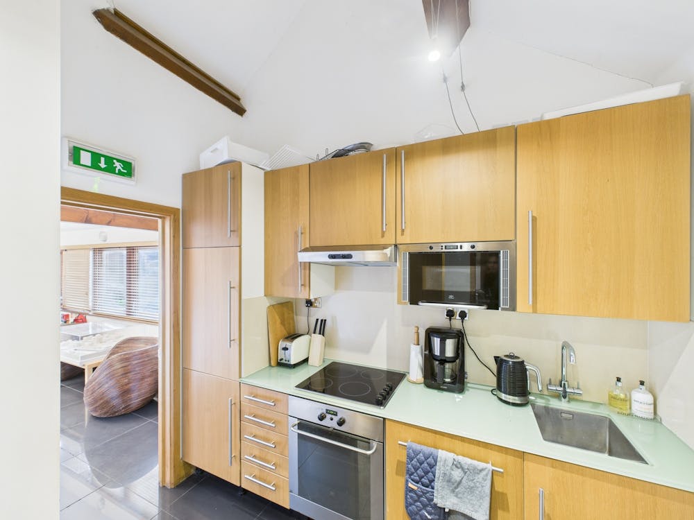 Unit 2, Drayton House Court - CAM05222G0-PR0074-STILL003.jpg