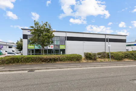 Unit 17, Aylesbury, Industrial / Trade Counter For Sale - 112514_17 Anglo Business Park(4).jpg