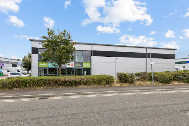 Unit 17, Aylesbury, Industrial / Industrial For Sale - 112514_17 Anglo Business Park(4).jpg