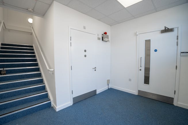 Unit 10, Redhill 23 Business Park, Redhill, Industrial To Let - Unit 10-02.jpg