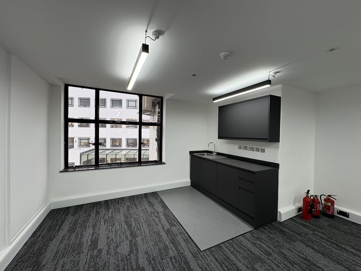 5253a563395d1bdb3d49e12dd1f2d197 20251015 144555420 Ios