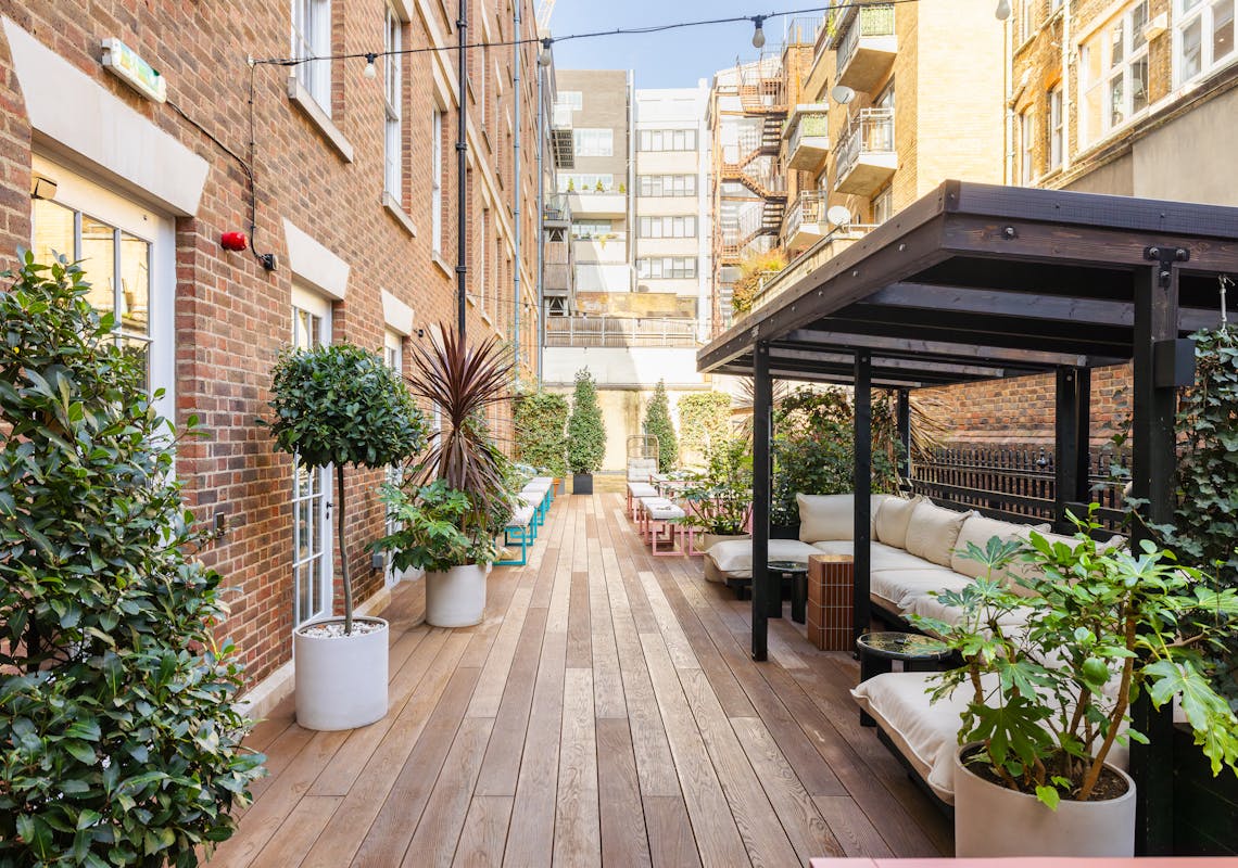 LZ_GPE_16-DUFOURS-PLACE_AMENITIES_62_RT__WEB_.jpg 16 Dufour's Place, London, Office / Serviced Office To Let - LZ_GPE_16-DUFOURS-PLACE_AMENITIES_62_RT__WEB_.jpg