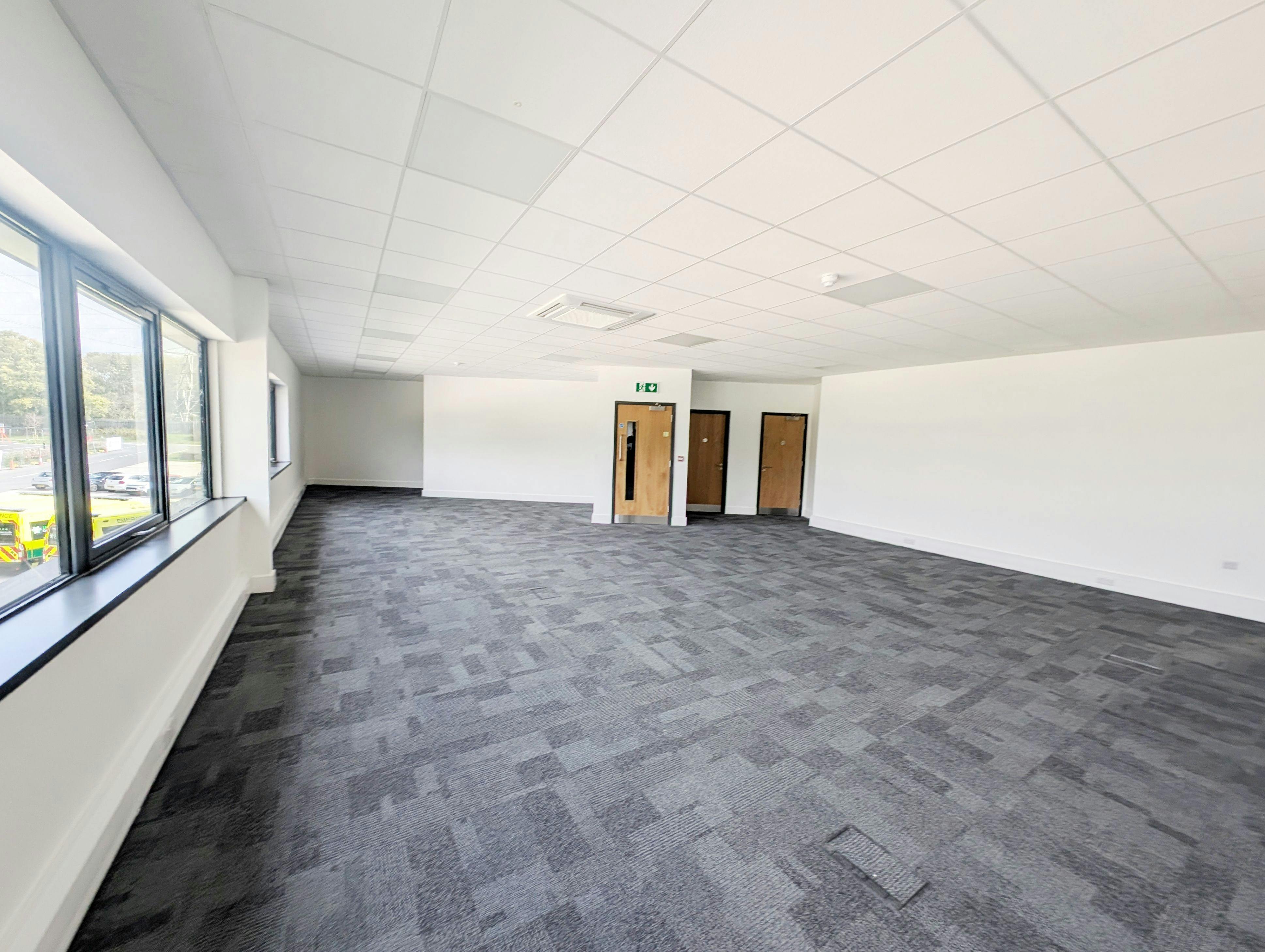 Office in Southampton - photo 3