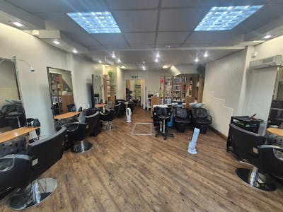 521 Buxton Road, Stockport, Retail To Let - 20260107_092202.jpg
