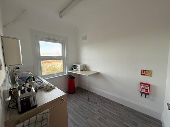 163 The Broadway, Thorpe Bay, Office To Let - Kitchen