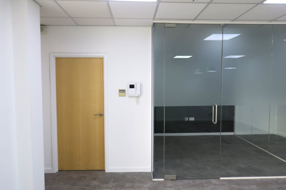 Suite 5a Stanmore Towers, 8-14 Church Road - IMG_1076 B.JPG