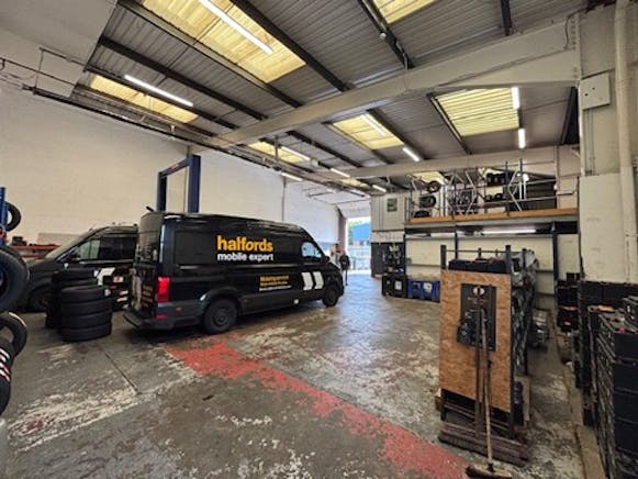 D4 Grafton Way, West Ham Industrial Estate, Basingstoke, Industrial / Industrial To Let - Picture5.jpg