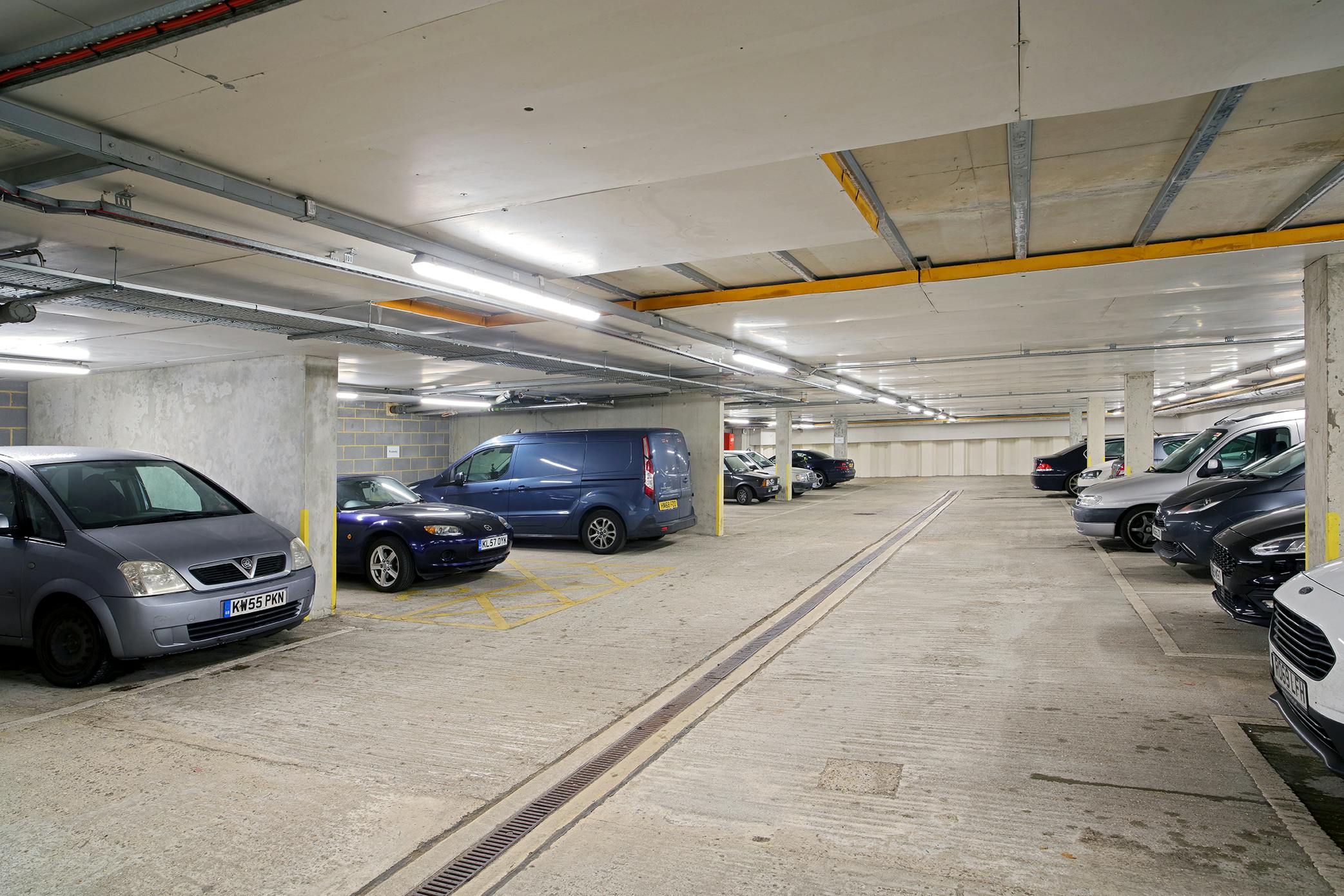 65 Woodbridge Road, Guildford, Office To Let - AWP_4014.jpg