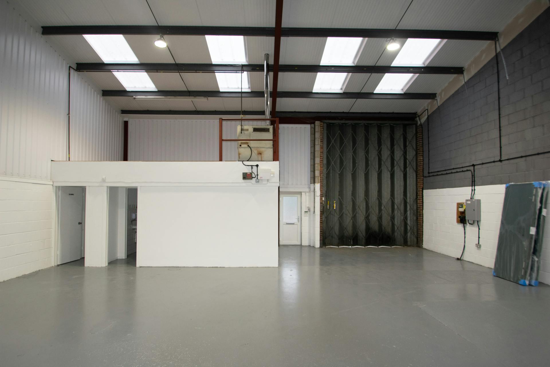 Industrial Unit in Verwood - photo 4