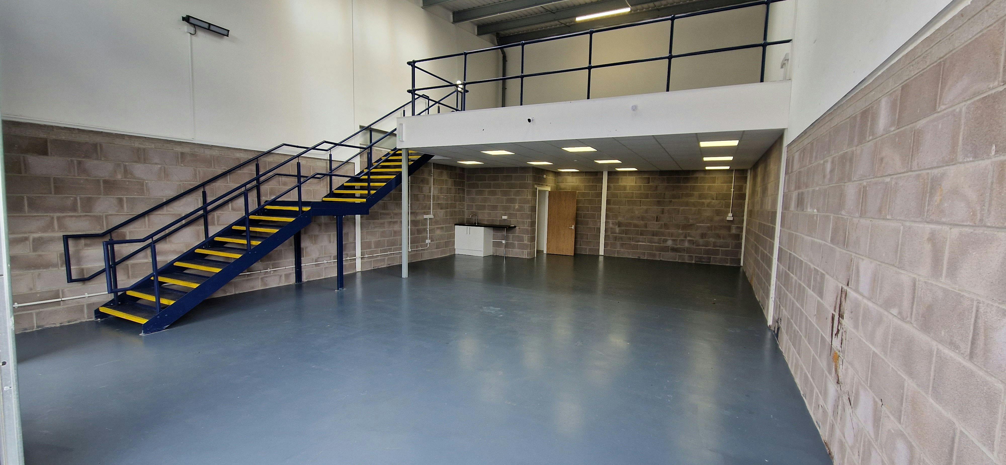 Industrial Unit in Southampton - photo 2