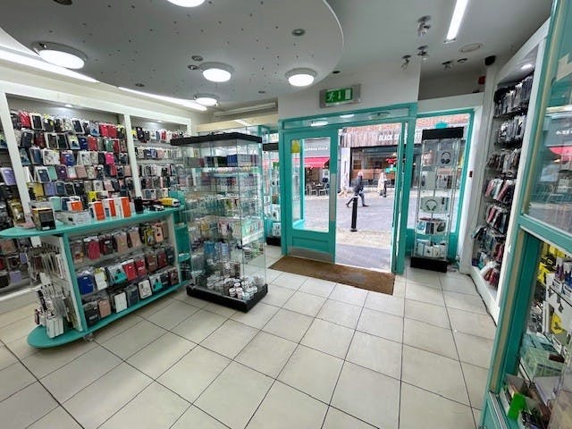 7 Peascod Street, Windsor, Investment For Sale - Shop ii.jpg