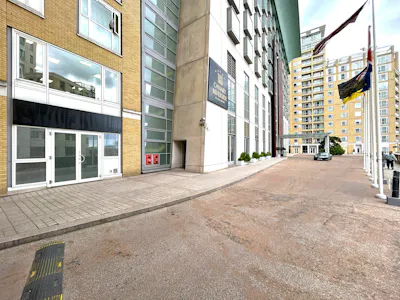 49 Westferry Circus, London, Retail / Showroom To Let - Exterior 1.jpg