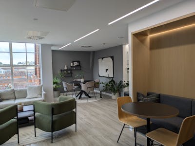 Part Rear 3rd Floor, 84 North Street, Guildford, Office To Let - PXL_20250616_091349728MP.jpg