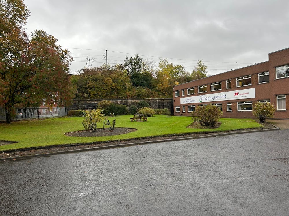 149 Glasgow Road - 18a06a6e-6979-4f76-873d-8bae3abdc1c4.JPG