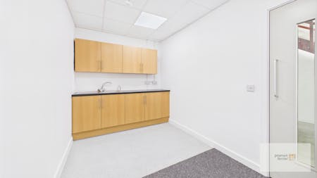 Unit 2b Bury South Business Park, Manchester, Light Industrial To Let - Kitchen