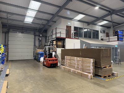 Unit 1 Maxted Park, Hemel Hempstead, Light Industrial / Trade Counter / Warehouse To Let - IMG_4870.jpg