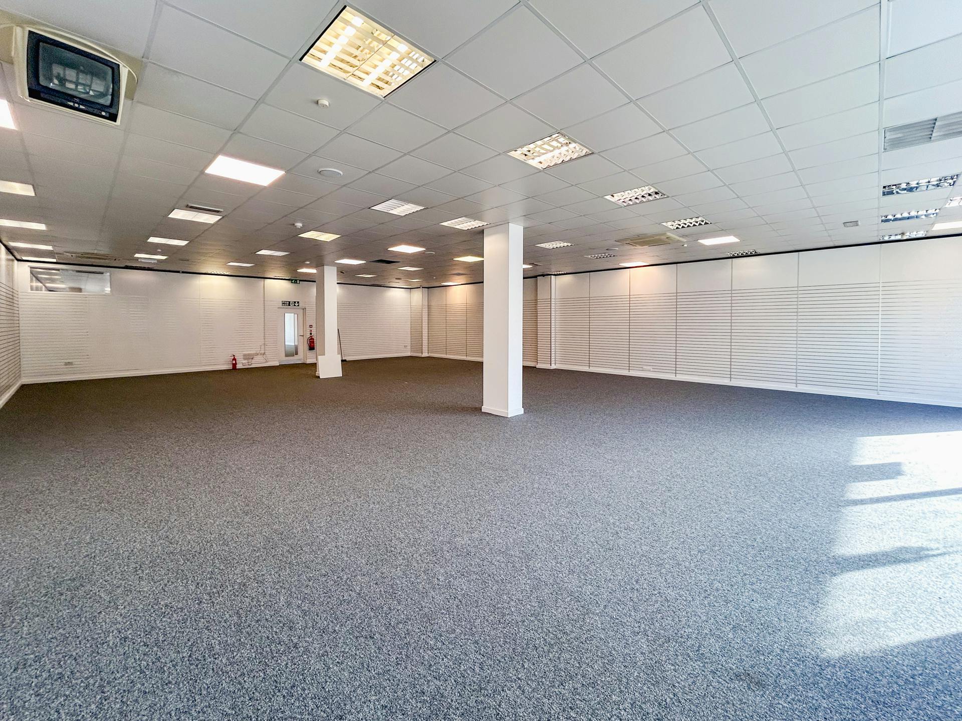 Retail/Shop in Bournemouth - photo 3