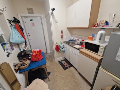 Ground Floor, 107 High Street, Portsmouth, Office / Retail To Let - 20260202_154239.jpg