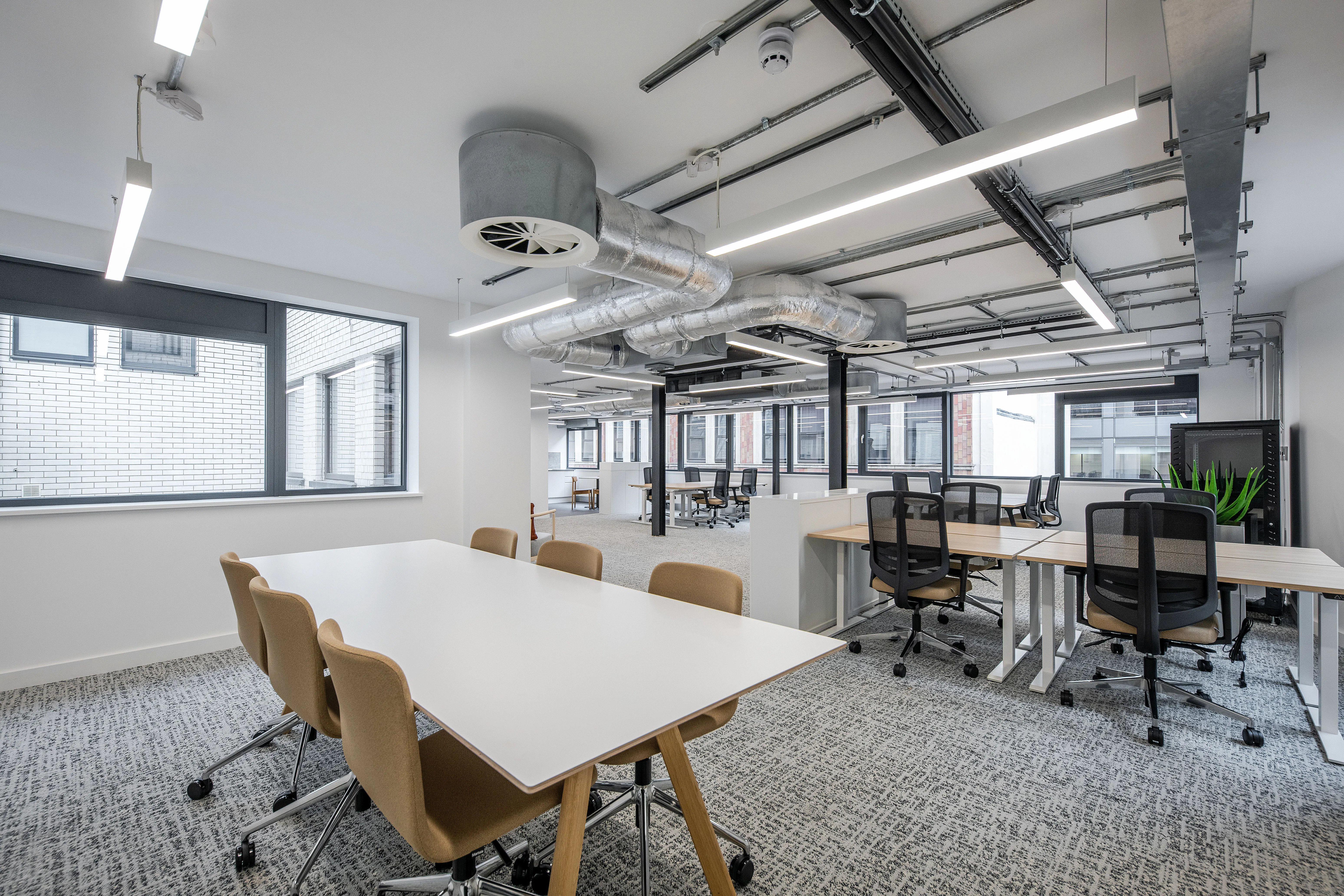 Holyer House, London, Offices To Let - holyer house 4497 office2.jpg