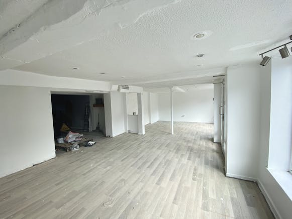 44 High Street North, Dunstable, Retail To Let - Image 4