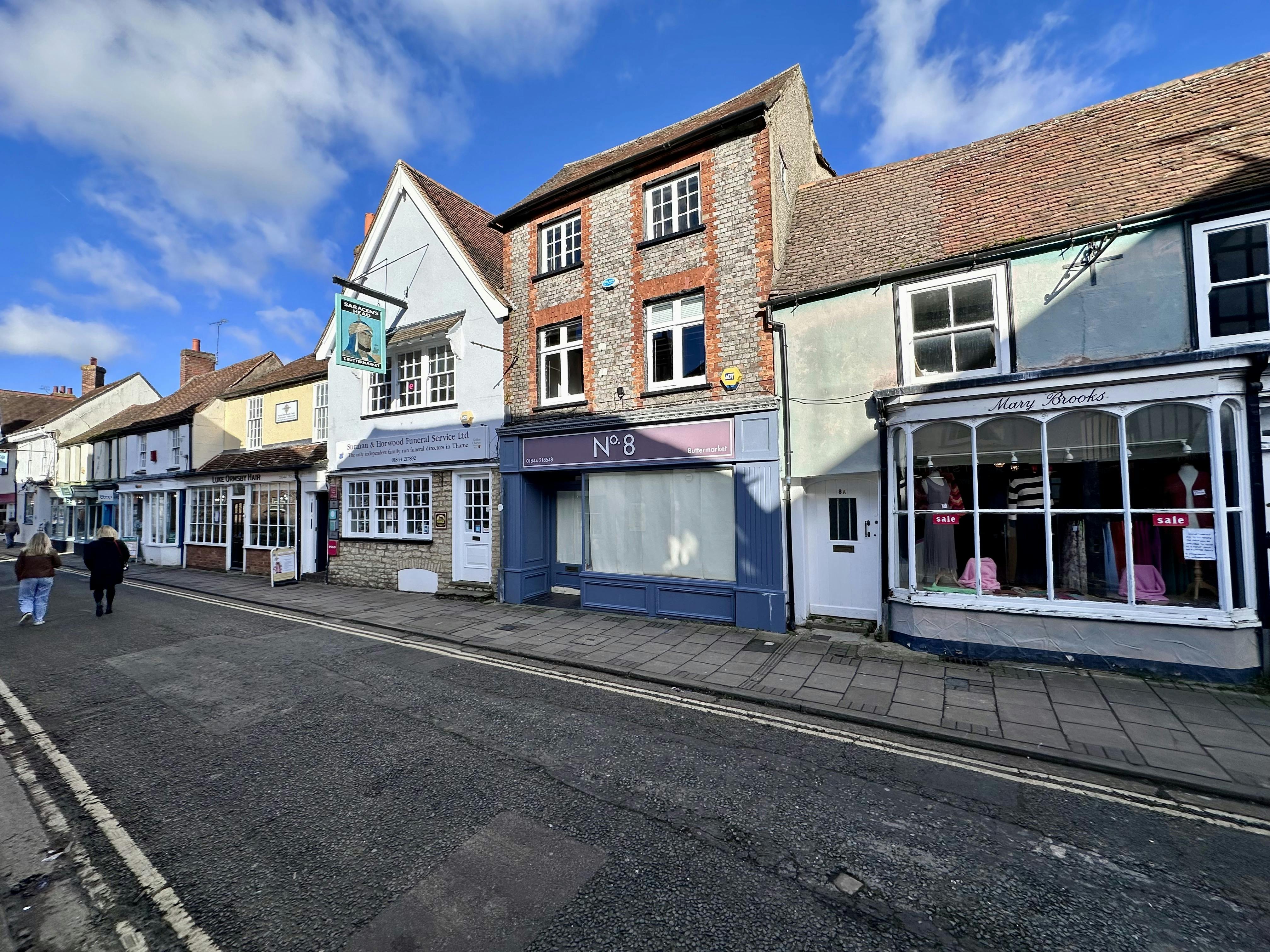 8 Buttermarket, Thame, Retail To Let - IMG_4396 3.jpeg