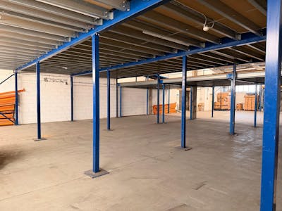 The Warehouse, Aylesbury, Industrial To Let - 20260428_143429000_iOS 5.jpg