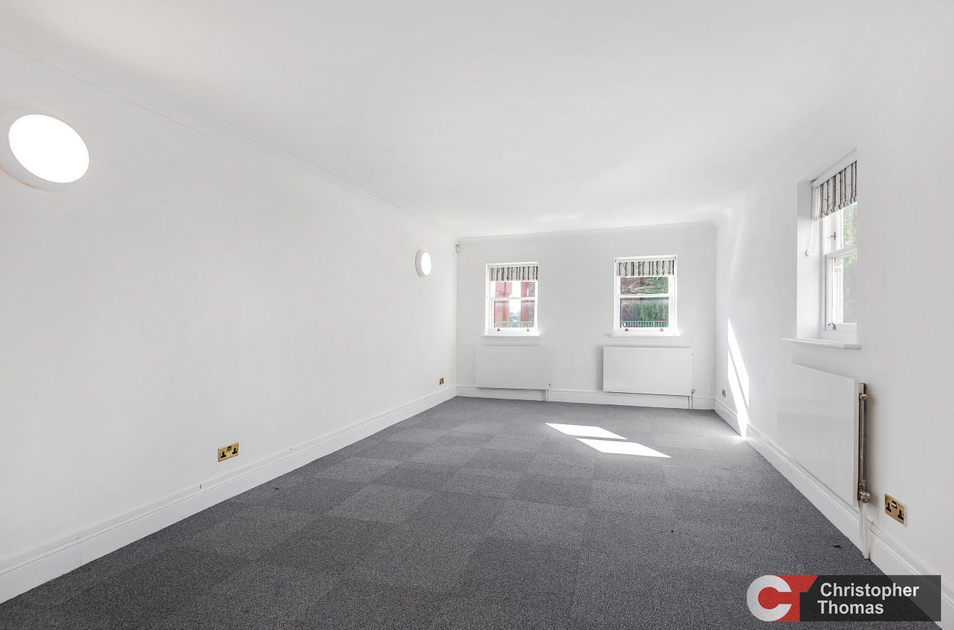 29-31 Victoria Street, Windsor, Office To Let - e5cb46ea1d8f452f828384fa5226e0c4.jpg