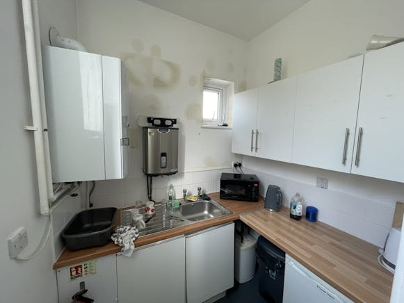 1st Floor, 6 Bank Buildings, Hastings, Office To Let - IMG_3355.JPEG