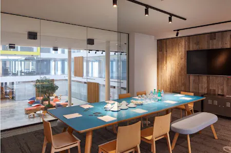 The Charter Building, Charter Place, Uxbridge, Office / Serviced Office To Let - Meeting Room Landid.JPG