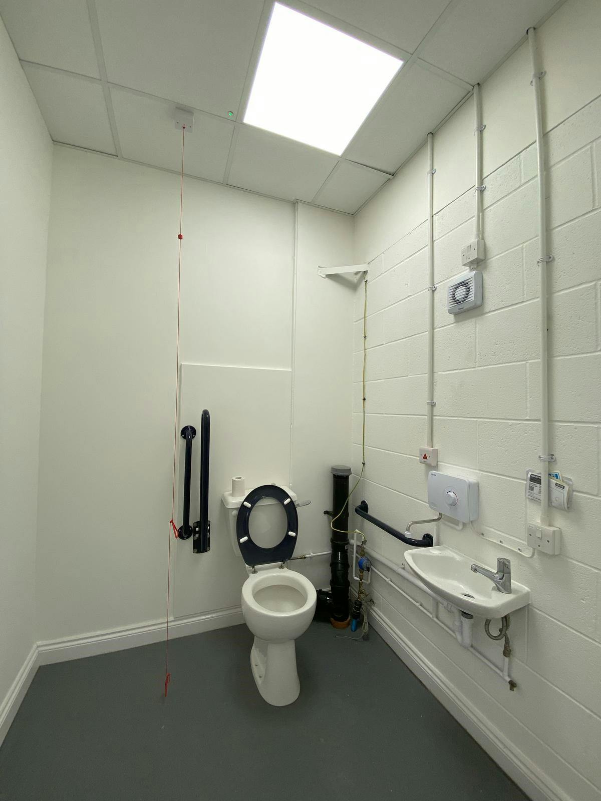 Unit 3, 3-4 The Boulevard, Northampton, Retail To Let - Toilet.jpg