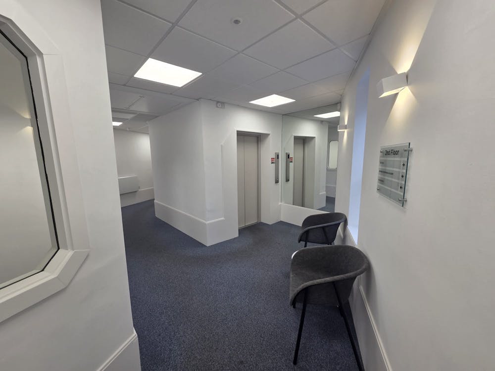 Suite 4 - Burgundy Court - WhatsApp Image 2026-03-17 at 16.29.28.jpeg