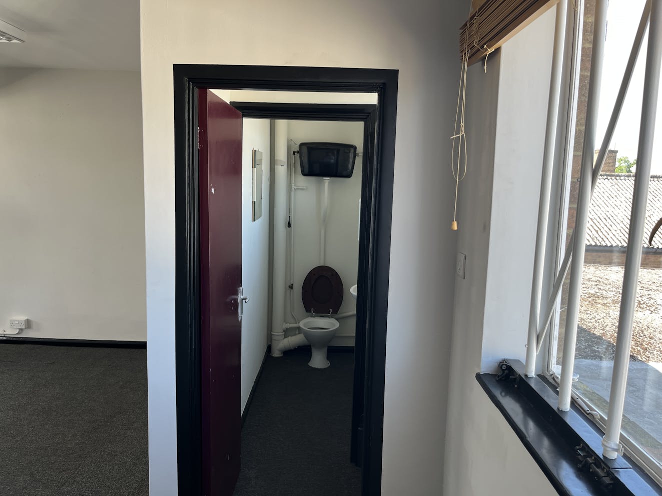 11 Trafford Road, Reading, Industrial / Warehouse To Let - First Floor WC