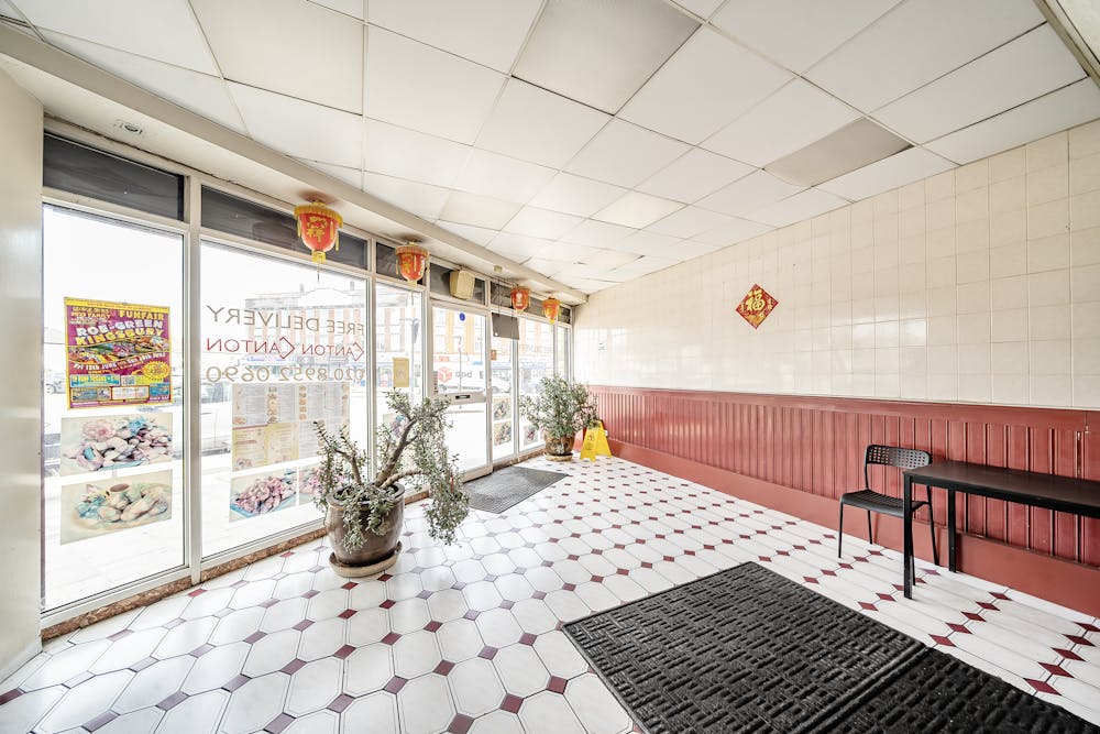20 North Parade, Edgware, Residential / Retail For Sale - 131222426855889e752c1ARW.jpg