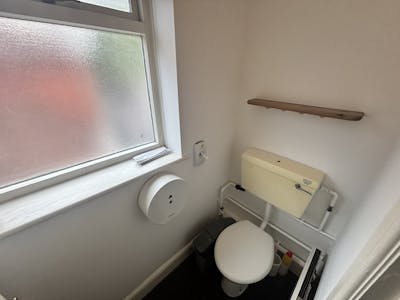 2 London Road, Waterlooville, Investment / Office / Retail For Sale - IMG_9364.JPEG