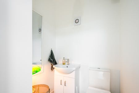 213 City Road, London, Office To Let - City Rd 213 12F  5.jpg