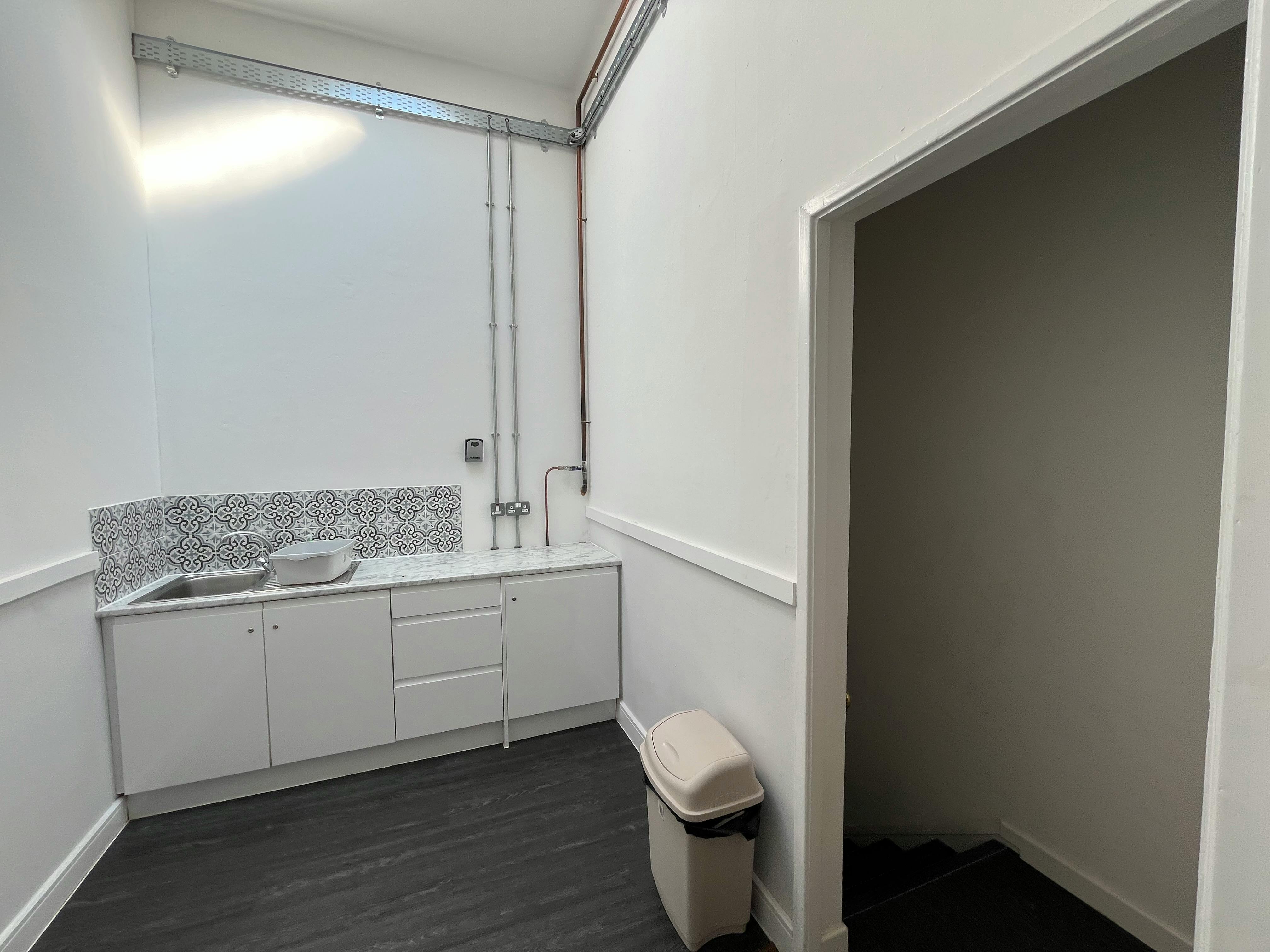 2 Brook St, Macclesfield, Leisure / Offices To Let - IMG_1652.jpg