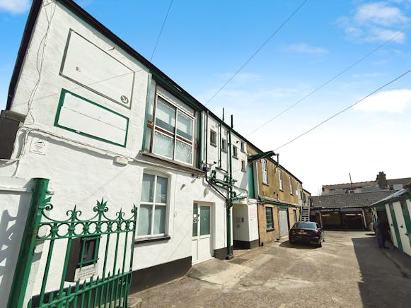 Unit 20, Leighcliff Buildings, Leigh-on-Sea, Leisure / Office To Let - cd38d70bWhatsApp 20Image 2020250808 20at 20160558_a770bbcf.jpg