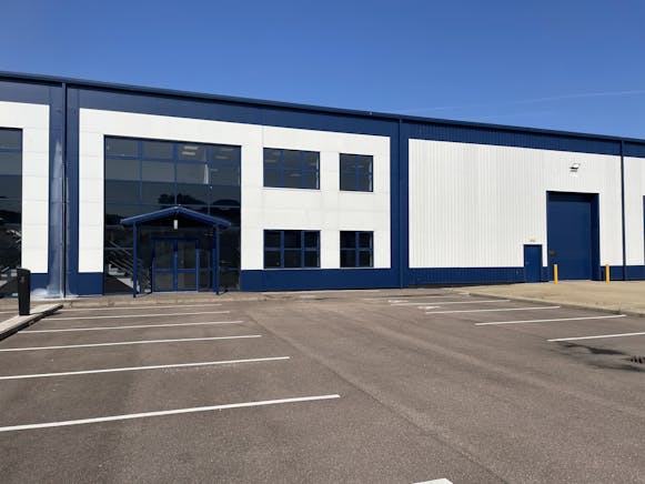 Unit 2, Sovereign Park, Luton, Industrial To Let - IMG_2872.JPG