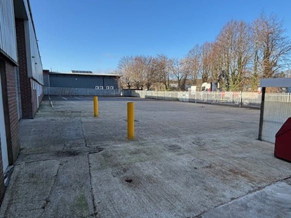 Unit D1 Grafton Way, West Ham Industrial Estate, Basingstoke, Industrial To Let - D1GPicture3 - 19 12 2025.jpg