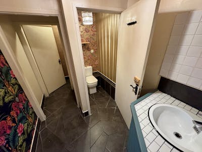 10 Mardol Head, Shrewsbury, Pub / Bar / Club Lease Assignment - Toilets.jpg