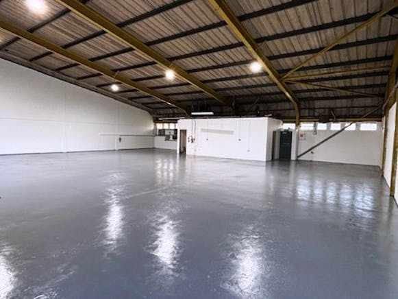 Unit 22/23 Lion Court, Basingstoke, Industrial To Let - LC2223Picture3 - 19 12 2025.jpg