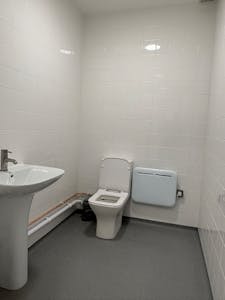 Unit 16 Mill Farm Business Park, Hounslow, Industrial / Warehouse To Let - IMG_7935.JPEG