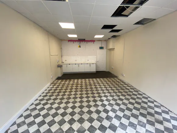 204 Kingsway, Belfast, Retail To Let - 204 Kingsway, Dunmurry - Internal.jpg