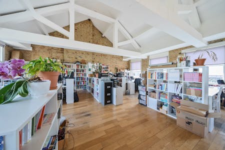 Unit 11, Shepperton House, London, Office Lease Assignment - 1312080568529ebbe3951ARW1.jpg