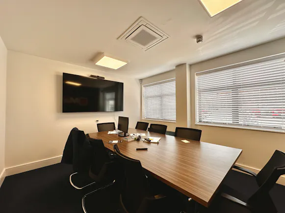 4 Imperial Court, Luton, Office To Let - 20260617_091008380_iOS.jpg